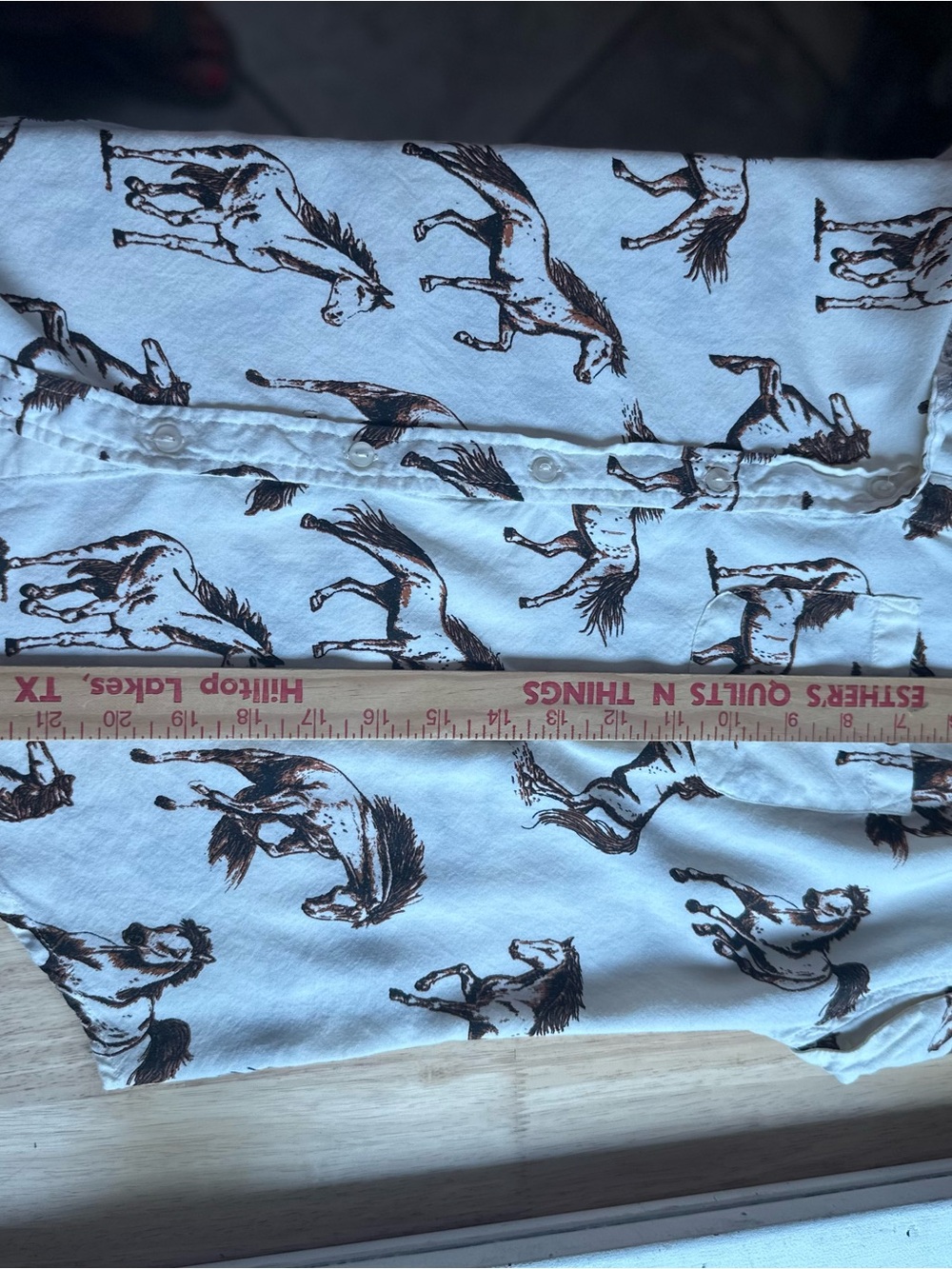 Rare cotton rye outfitters women’s small horse-Print Button Blouse cap sleve - Picture 6 of 9
